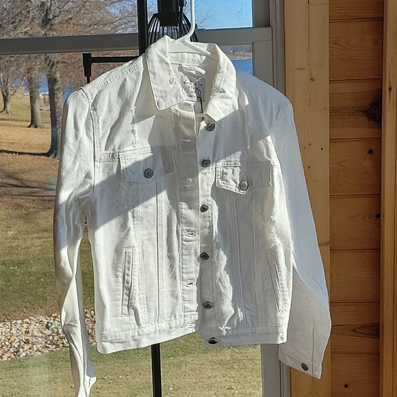 Love Tree Jackets Coats Love Tree Distressed White Denim